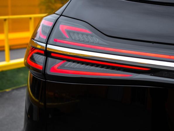 Hongqi HS5 I Рестайлинг с пробегом 2023 года, цена 3 190 000 рублей, 17872 км, внедорожник, Автокод Объявления