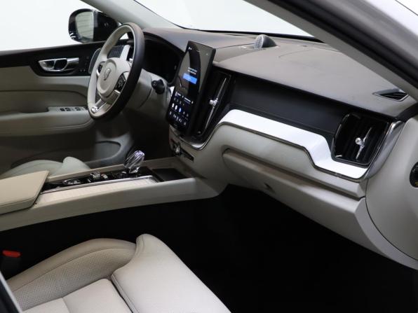 Volvo XC60 II Рестайлинг 2 с пробегом 2025 года, цена 7 650 000 рублей, 2128 км, внедорожник, Автокод Объявления