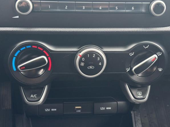 Kia Rio IV Рестайлинг с пробегом 2021 года, цена 1 425 000 рублей, 130000 км, седан, Автокод Объявления