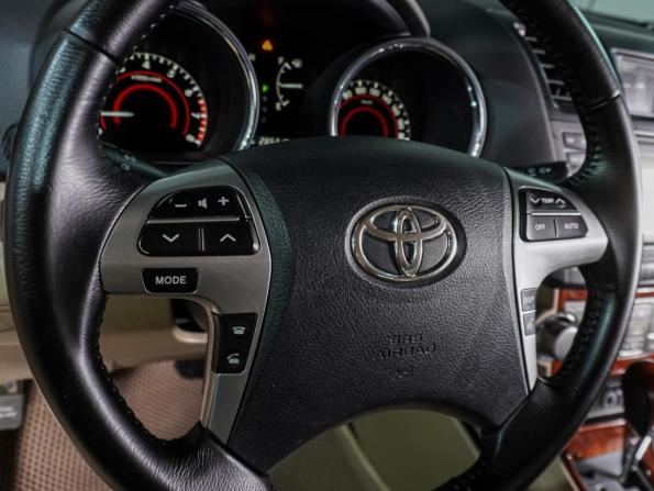 Toyota Highlander II (XU40) Рестайлинг с пробегом 2010 года, цена 1 799 000 рублей, 285215 км, внедорожник, Автокод Объявления