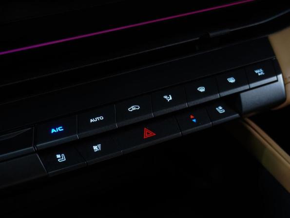 Changan UNI-V I с пробегом 2023 года, цена 2 340 000 рублей, 39135 км, лифтбек, Автокод Объявления