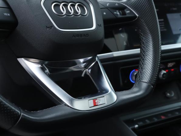 Audi Q3 II (F3) с пробегом 2022 года, цена 4 244 000 рублей, 53520 км, внедорожник, Автокод Объявления