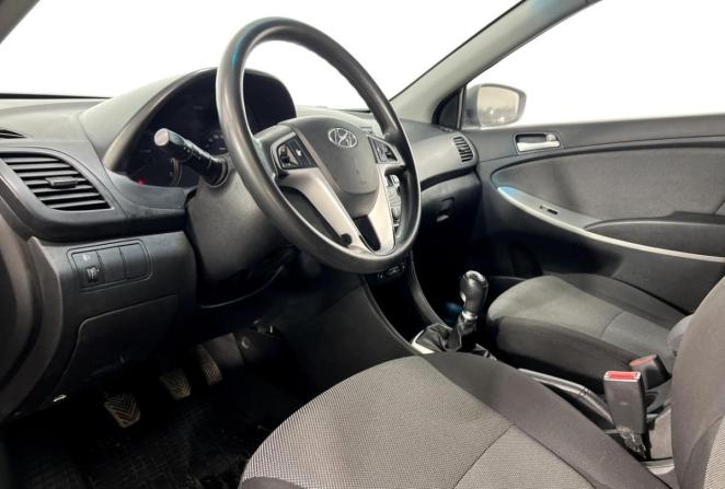 Hyundai Solaris I с пробегом 2012 года, цена 670 000 рублей, 203280 км, седан, Автокод Объявления