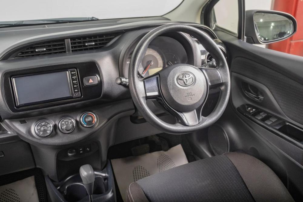 Toyota Vitz III (XP130) Рестайлинг 2 Томск  - изображение 9