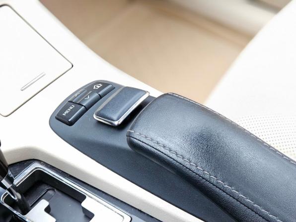 Lexus ES VI с пробегом 2013 года, цена 1 850 000 рублей, 203950 км, седан, Автокод Объявления