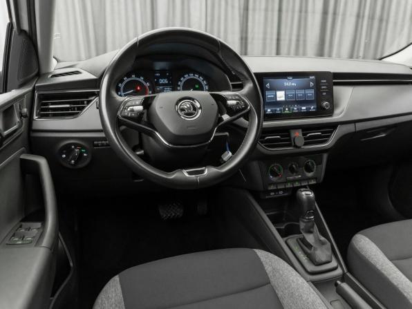 Skoda Rapid II с пробегом 2021 года, цена 1 650 000 рублей, 66505 км, лифтбек, Автокод Объявления