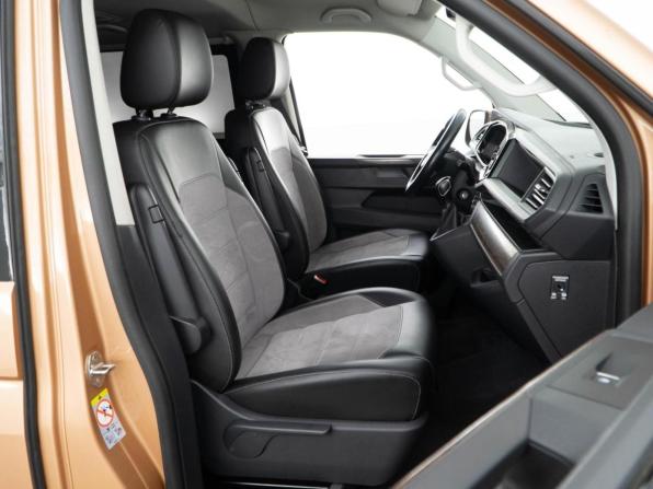 Volkswagen Multivan T6 Рестайлинг с пробегом 2020 года, цена 5 599 000 рублей, 119981 км, минивэн, Автокод Объявления