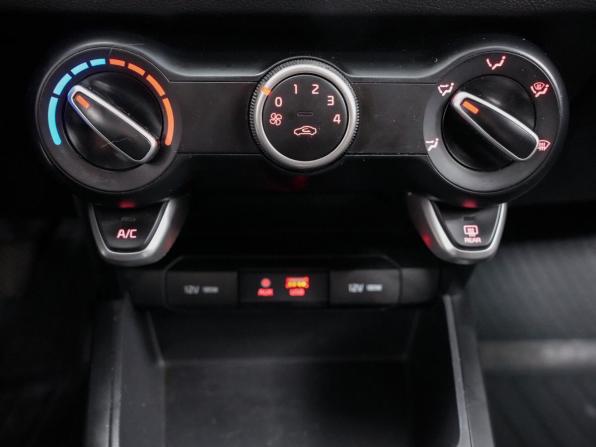 Kia Rio IV Рестайлинг с пробегом 2020 года, цена 1 439 000 рублей, 134135 км, седан, Автокод Объявления