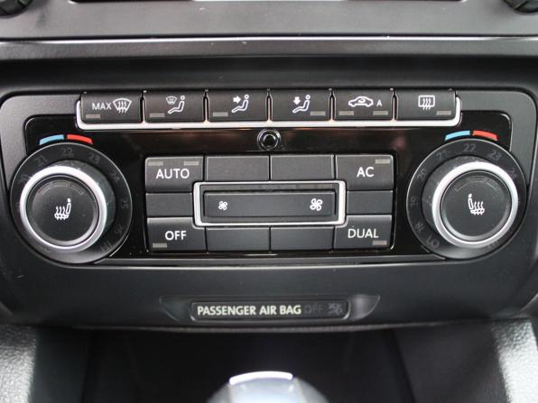 Volkswagen Jetta VI с пробегом 2012 года, цена 1 099 000 рублей, 138583 км, седан, Автокод Объявления