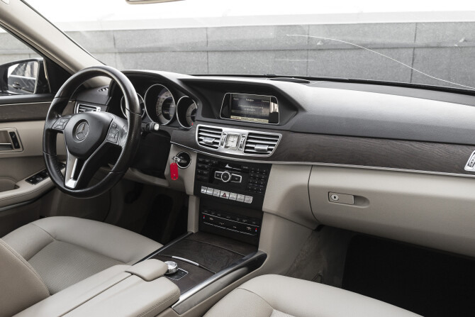 Mercedes-Benz E-Класс IV (W212 S212 C207) Рестайлинг с пробегом 2013 года, цена 2 249 000 рублей, 214000 км, седан, Автокод Объявления