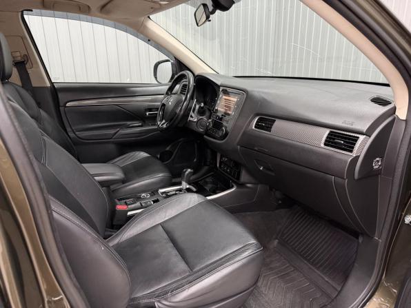Mitsubishi Outlander III Рестайлинг 3 с пробегом 2019 года, цена 1 950 000 рублей, 237632 км, внедорожник, Автокод Объявления