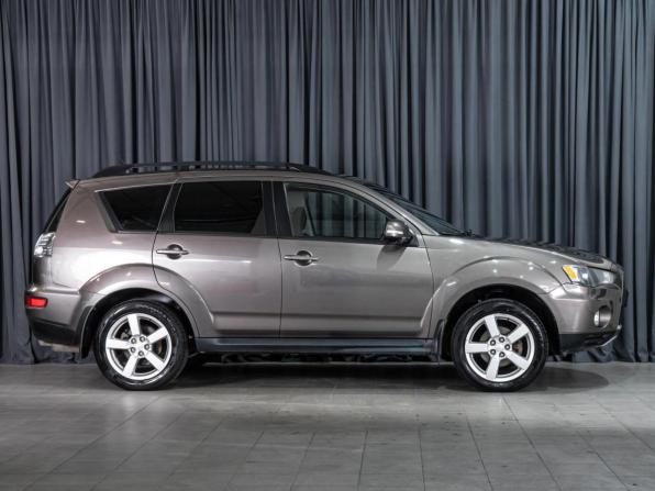 Mitsubishi Outlander II Рестайлинг с пробегом 2010 года, цена 970 000 рублей, 276000 км, внедорожник, Автокод Объявления