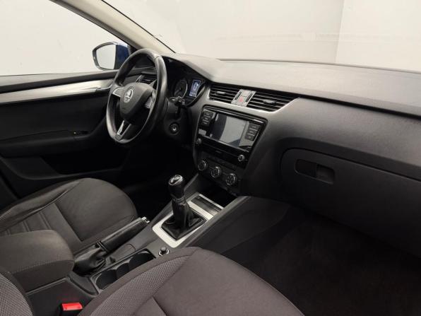 Skoda Octavia III (A7) Рестайлинг с пробегом 2018 года, цена 1 194 000 рублей, 194973 км, лифтбек, Автокод Объявления