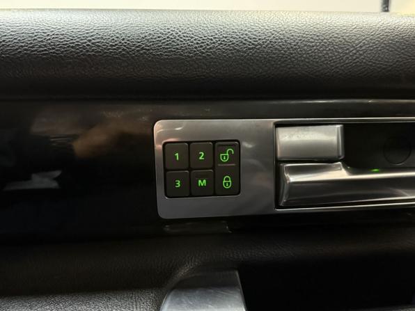 Land Rover Discovery IV с пробегом 2009 года, цена 1 380 000 рублей, 202243 км, внедорожник, Автокод Объявления