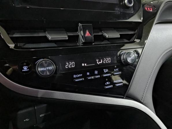 Toyota Camry VIII (XV70) Рестайлинг с пробегом 2021 года, цена 2 700 000 рублей, 168443 км, седан, Автокод Объявления