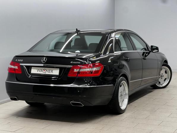Mercedes-Benz E-Класс IV (W212 S212 C207) с пробегом 2012 года, цена 1 717 000 рублей, 231197 км, седан, Автокод Объявления
