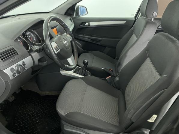 Opel Astra H Рестайлинг с пробегом 2011 года, цена 815 000 рублей, 110000 км, универсал, Автокод Объявления