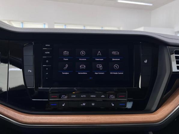 Volkswagen Touareg III с пробегом 2018 года, цена 3 565 000 рублей, 216880 км, внедорожник, Автокод Объявления