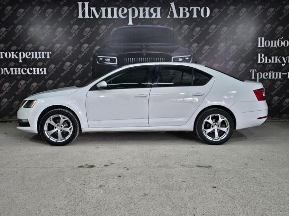 Skoda Octavia III (A7) Рестайлинг с пробегом 2019 года, цена 1 080 000 рублей, 167400 км, лифтбек, Автокод Объявления