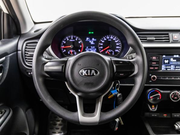 Kia Rio IV Рестайлинг с пробегом 2021 года, цена 1 638 000 рублей, 82310 км, седан, Автокод Объявления