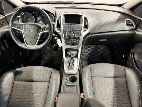 Opel Astra J Рестайлинг с пробегом 2014 года, цена 1 020 000 рублей, 141117 км, хэтчбек, Автокод Объявления