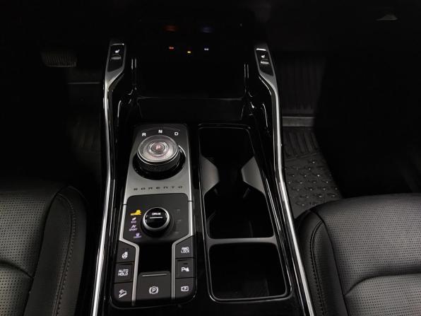 Kia Sorento IV Рестайлинг с пробегом 2024 года, цена 5 625 000 рублей, 37675 км, внедорожник, Автокод Объявления