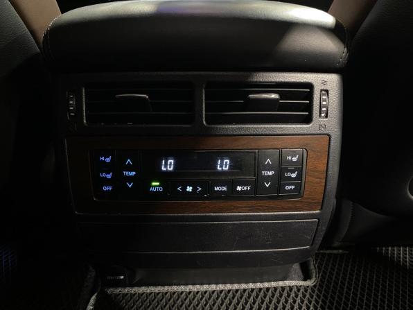 Toyota Land Cruiser 200 Series Рестайлинг 2 с пробегом 2015 года, цена 5 500 000 рублей, 165898 км, внедорожник, Автокод Объявления