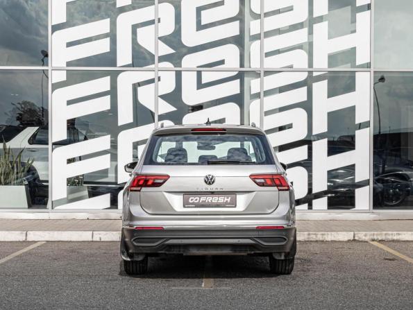 Volkswagen Tiguan II Рестайлинг с пробегом 2021 года, цена 2 745 000 рублей, 34798 км, внедорожник, Автокод Объявления