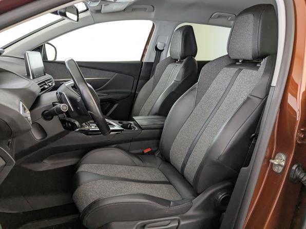 Peugeot 3008 II с пробегом 2017 года, цена 1 650 000 рублей, 100354 км, внедорожник, Автокод Объявления