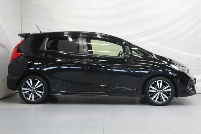 Honda Fit III Рестайлинг с пробегом 2018 года, цена 1 525 000 рублей, 79223 км, хэтчбек, Автокод Объявления