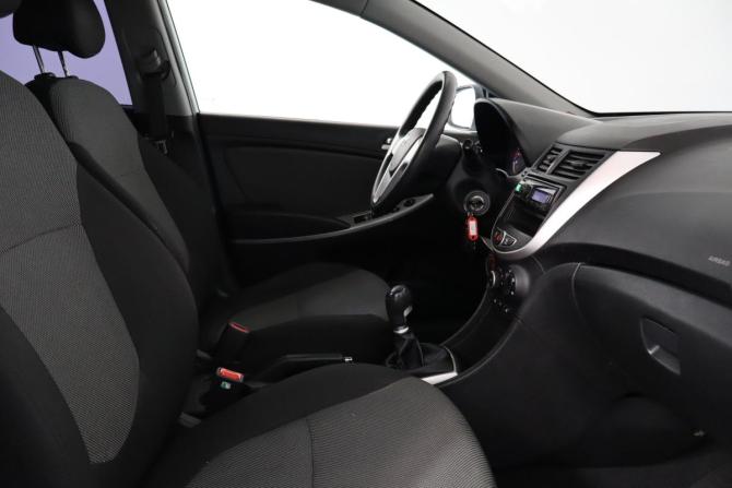 Hyundai Solaris I с пробегом 2012 года, цена 589 000 рублей, 206000 км, седан, Автокод Объявления