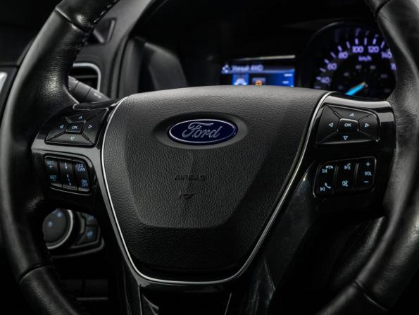 Ford Explorer V Рестайлинг с пробегом 2017 года, цена 2 499 000 рублей, 203590 км, внедорожник, Автокод Объявления