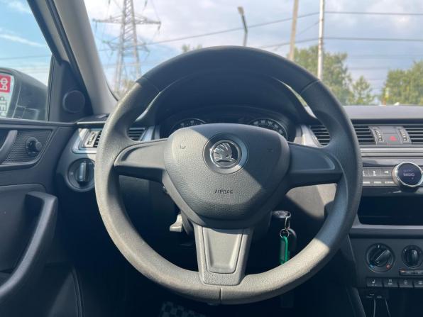 Skoda Rapid I с пробегом 2015 года, цена 950 000 рублей, 207547 км, лифтбек, Автокод Объявления