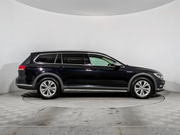 Volkswagen Passat B8 с пробегом 2017 года, цена 2 290 000 рублей, 172000 км, универсал, Автокод Объявления