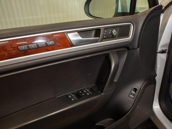 Volkswagen Touareg II с пробегом 2012 года, цена 2 295 000 рублей, 186562 км, внедорожник, Автокод Объявления