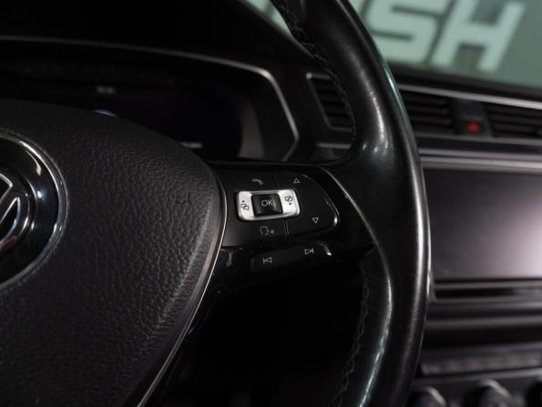 Volkswagen Tiguan II с пробегом 2017 года, цена 2 549 000 рублей, 191356 км, внедорожник, Автокод Объявления
