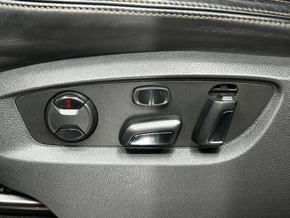 Volkswagen Touareg II Рестайлинг с пробегом 2016 года, цена 3 149 000 рублей, 190800 км, внедорожник, Автокод Объявления