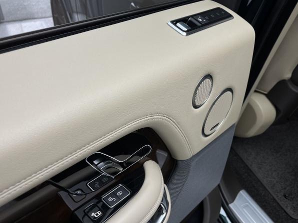 Land Rover Range Rover IV Рестайлинг с пробегом 2018 года, цена 7 200 000 рублей, 105000 км, внедорожник, Автокод Объявления