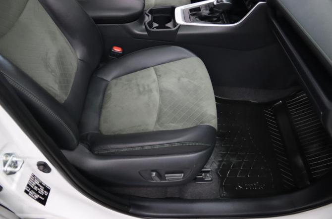 Toyota RAV4 V (XA50) с пробегом 2023 года, цена 3 795 950 рублей, 29864 км, внедорожник, Автокод Объявления
