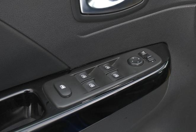 Renault Kaptur I Рестайлинг с пробегом 2021 года, цена 1 620 000 рублей, 88101 км, внедорожник, Автокод Объявления