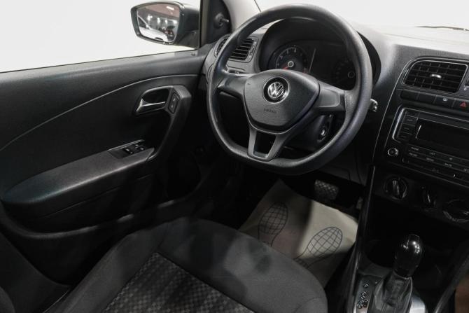 Volkswagen Polo V Рестайлинг с пробегом 2016 года, цена 1 099 000 рублей, 183000 км, седан, Автокод Объявления