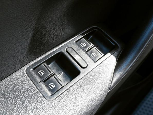 Volkswagen Polo V Рестайлинг с пробегом 2017 года, цена 1 190 000 рублей, 117202 км, седан, Автокод Объявления