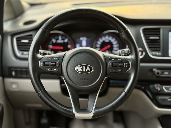 Kia Carnival III с пробегом 2020 года, цена 2 800 000 рублей, 136500 км, минивэн, Автокод Объявления