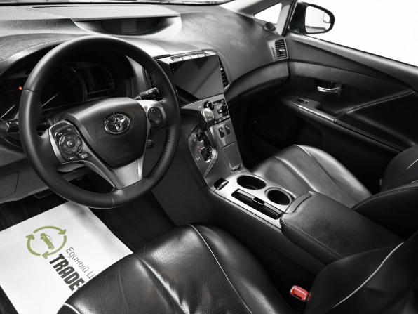 Toyota Venza I Рестайлинг с пробегом 2014 года, цена 2 345 000 рублей, 196338 км, внедорожник, Автокод Объявления