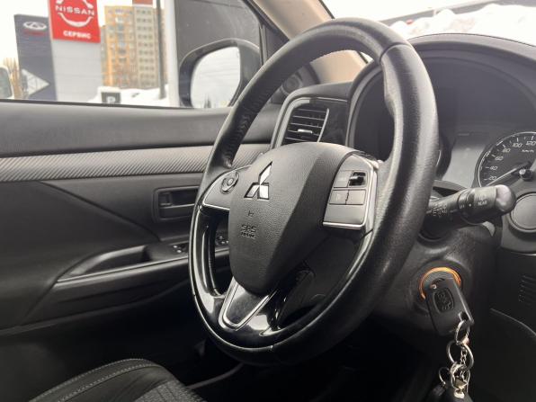 Mitsubishi Outlander III Рестайлинг 3 с пробегом 2018 года, цена 1 910 000 рублей, 85500 км, внедорожник, Автокод Объявления