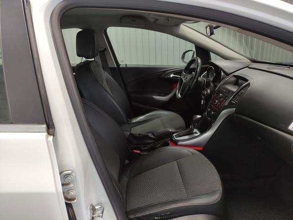 Opel Astra J Рестайлинг с пробегом 2012 года, цена 787 000 рублей, 175360 км, хэтчбек, Автокод Объявления