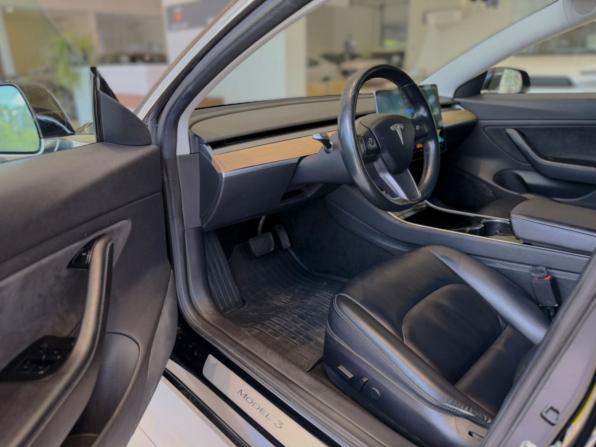 Tesla Model 3 I с пробегом 2018 года, цена 2 600 000 рублей, 145000 км, седан, Автокод Объявления