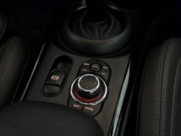 Mini Clubman II Рестайлинг с пробегом 2022 года, цена 3 890 000 рублей, 63302 км, универсал, Автокод Объявления
