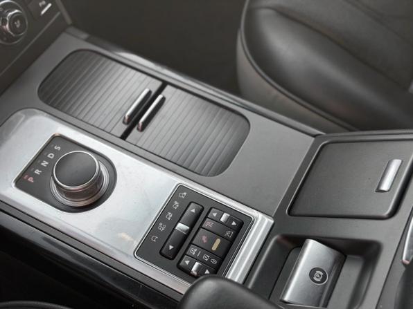 Land Rover Range Rover III Рестайлинг 2 с пробегом 2011 года, цена 1 800 000 рублей, 350000 км, внедорожник, Автокод Объявления