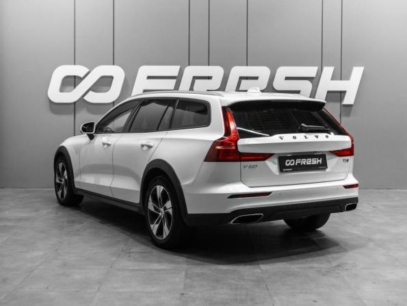 Volvo V60 Cross Country II с пробегом 2020 года, цена 3 299 000 рублей, 107592 км, универсал, Автокод Объявления